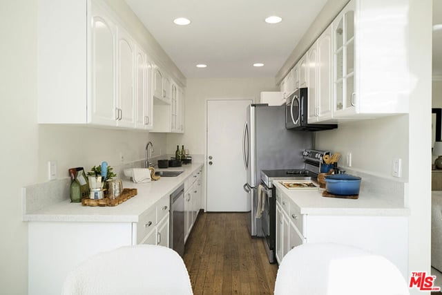 525 N Sycamore Avenue 306, Los Angeles, CA 90036 — photo 9 of 29