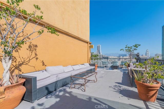 312 W 5th Street 304, Los Angeles, CA 90013 — photo 16 of 22