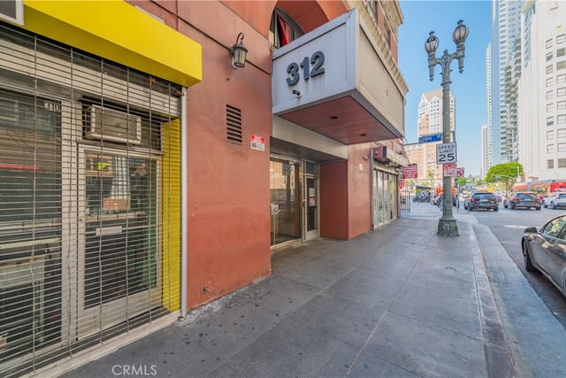 312 W 5th Street 304, Los Angeles, CA 90013 — photo 3 of 22