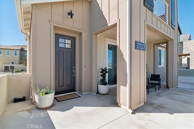 27217 TAMARACK Lane, Valencia, CA 91381 — photo 2 of 35
