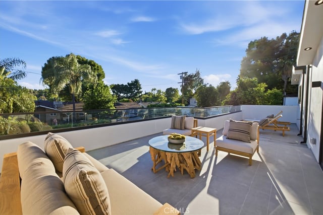 22518 Burbank, Woodland Hills, CA 91367 — photo 49 of 52