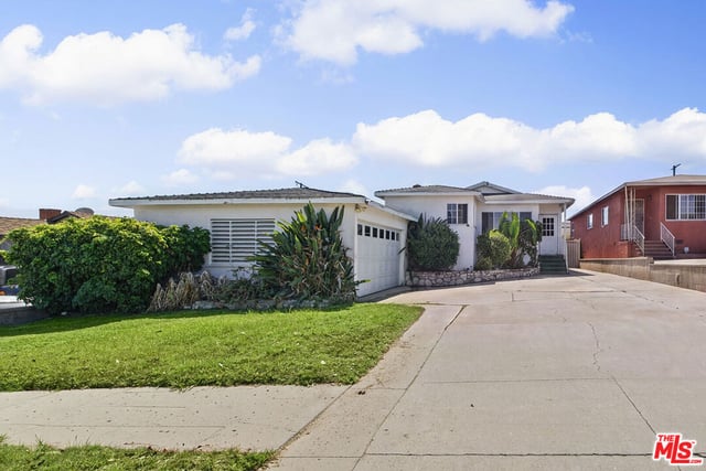 1328 W 122nd Street, Los Angeles, CA 90044 — photo 4 of 7