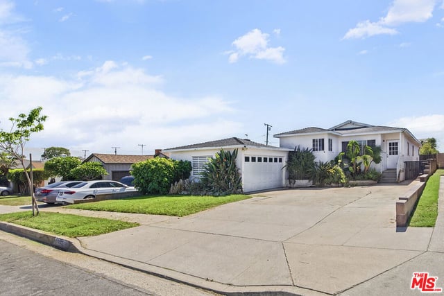 1328 W 122nd Street, Los Angeles, CA 90044 — photo 5 of 7