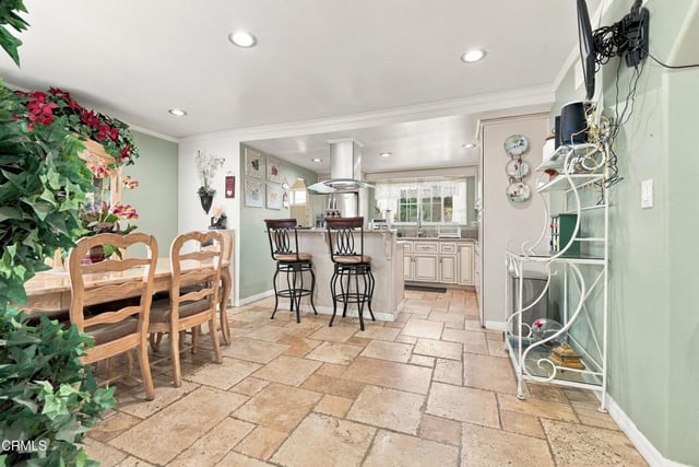 2040 Rhonda Street, Oxnard, CA 93036 — photo 11 of 34