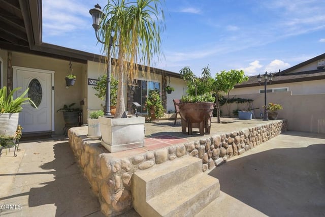 2040 Rhonda Street, Oxnard, CA 93036 — photo 5 of 34