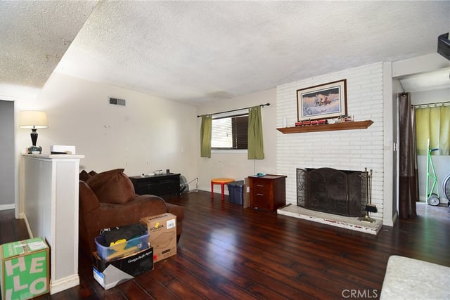 14913 Hubbard, Sylmar, CA 91342 — photo 3 of 23