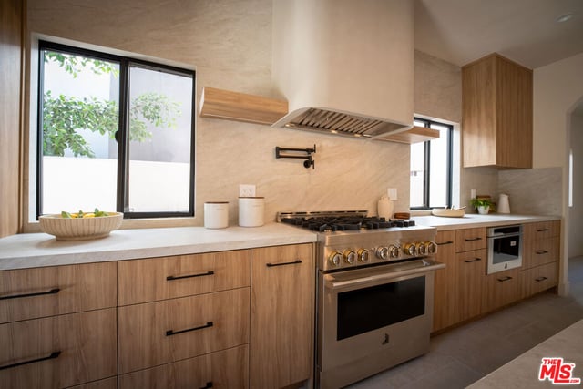 14807 Otsego Street, Sherman Oaks, CA 91403 — photo 19 of 75