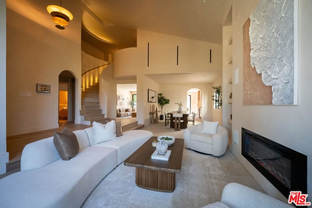 14807 Otsego Street, Sherman Oaks, CA 91403 — photo 8 of 75
