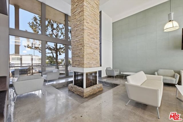 5585 E Pacific Coast Highway 251, Long Beach, CA 90804 — photo 17 of 33