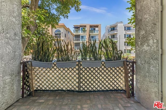 2031 S Bentley Avenue 107, Los Angeles, CA 90025 — photo 3 of 15