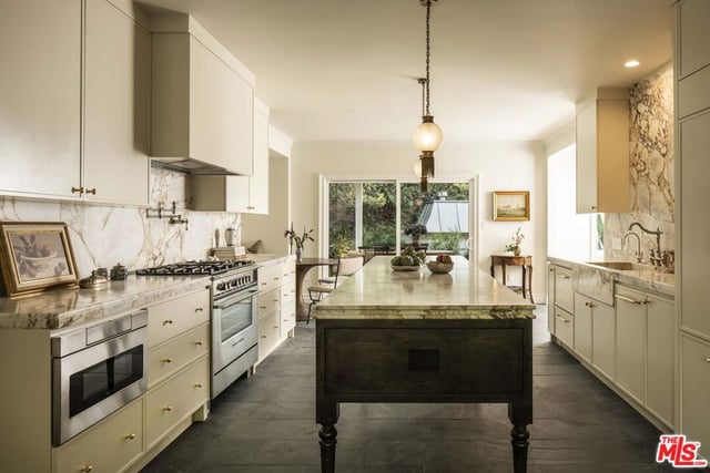 4963 Queen Victoria Road, Woodland Hills, CA 91364 — photo 4 of 49