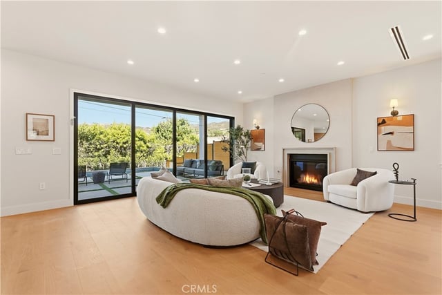 707 Wildomar Street, Pacific Palisades, CA 90272 — photo 4 of 17