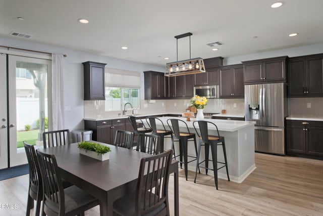 385 Azalea Street, Fillmore, CA 93015 — photo 2 of 44