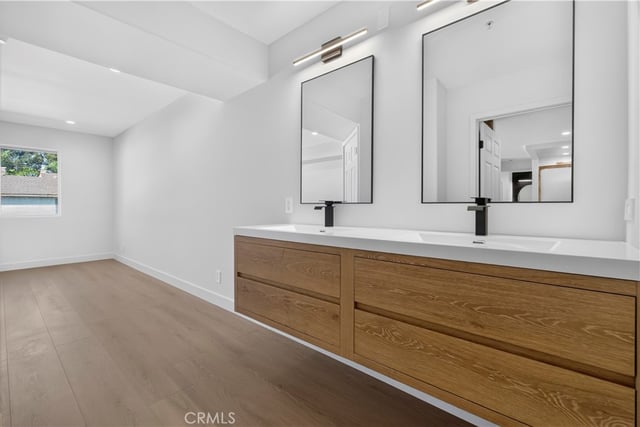 15455 Sherman 9, Van Nuys, CA 91406 — photo 14 of 20