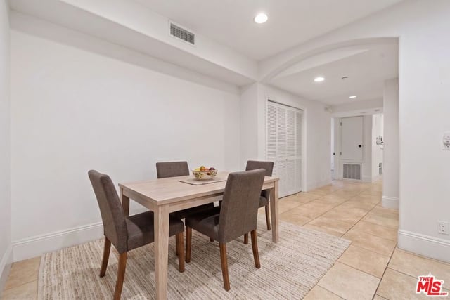 16123 W Sunset Boulevard 103, Pacific Palisades, CA 90272 — photo 2 of 17