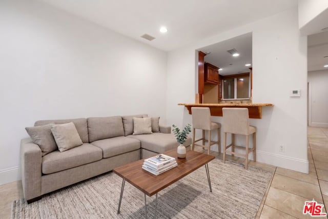 16123 W Sunset Boulevard 103, Pacific Palisades, CA 90272 — photo 3 of 17