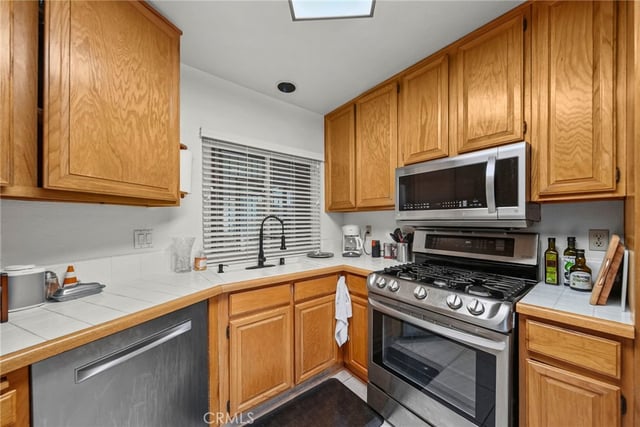 22802 Acacia Court, Saugus, CA 91390 — photo 14 of 32