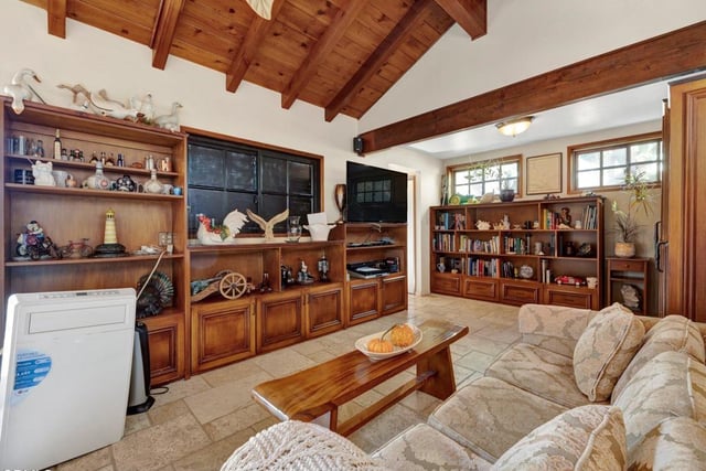9701 La Canada Way, Los Angeles, CA 91040 — photo 10 of 37