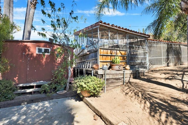 9701 La Canada Way, Los Angeles, CA 91040 — photo 25 of 37