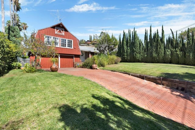 9701 La Canada Way, Los Angeles, CA 91040 — photo 35 of 37
