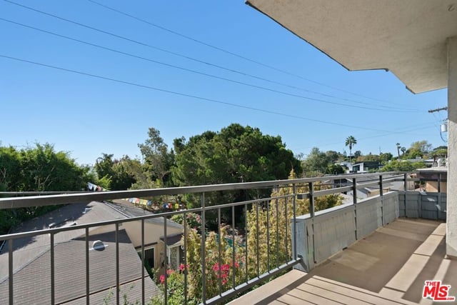10866 Rose Avenue 203, Los Angeles, CA 90034 — photo 20 of 25