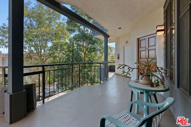 10866 Rose Avenue 203, Los Angeles, CA 90034 — photo 22 of 25