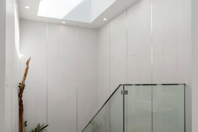 1590 BENEDICT CANYON Drive, Beverly Hills, CA 90210 — photo 19 of 37