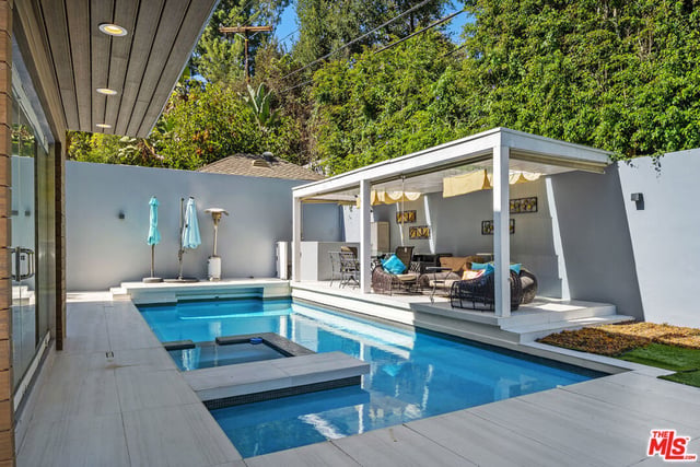 1590 BENEDICT CANYON Drive, Beverly Hills, CA 90210 — photo 30 of 37