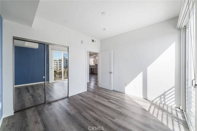 1055 S Serrano Avenue 403, Los Angeles, CA 90006 — photo 16 of 29