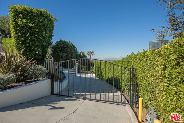 3751 Multiview Drive, Los Angeles, CA 90068 — photo 2 of 69