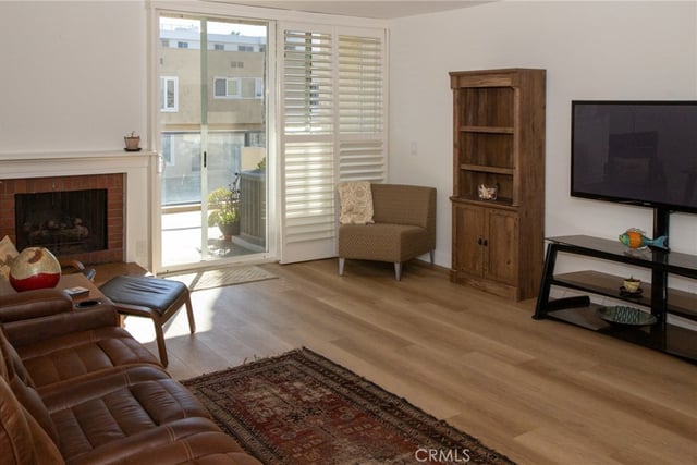 1 3rd Place 2, Long Beach, CA 90802 — photo 2 of 31