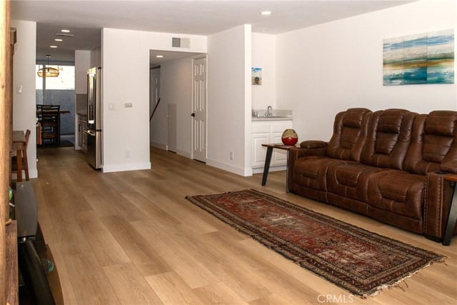 1 3rd Place 2, Long Beach, CA 90802 — photo 4 of 31