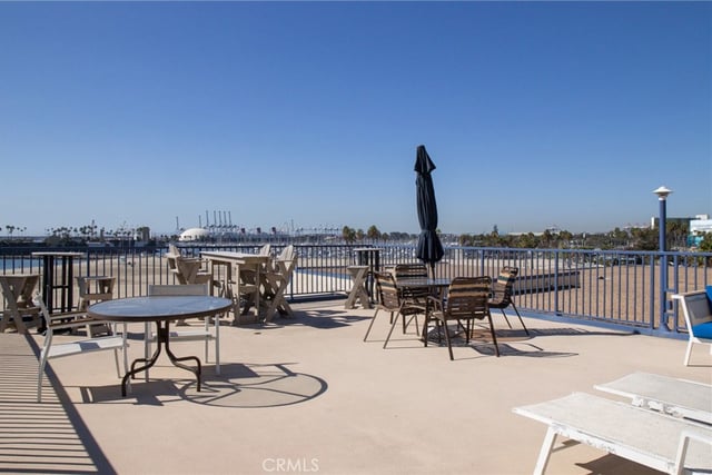 1 3rd Place 2, Long Beach, CA 90802 — photo 9 of 31