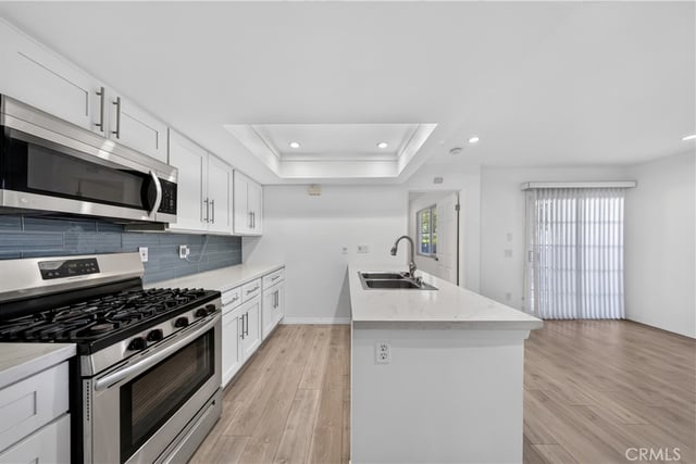 7025 Glade Ave. 2, Canoga Park, CA 91303 — photo 8 of 28