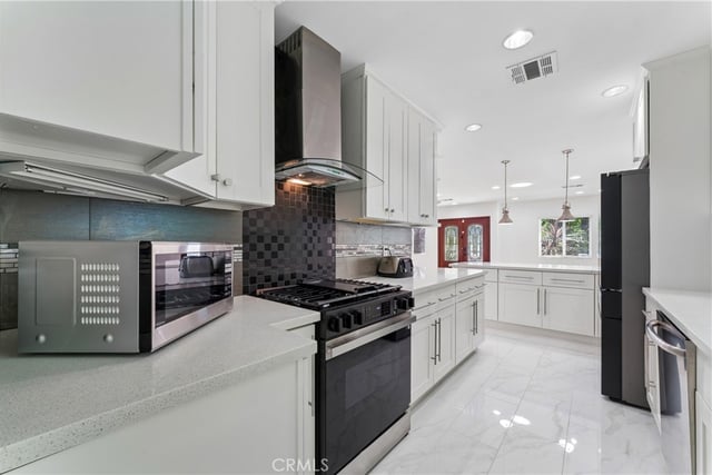 4719 Wortser, Sherman Oaks, CA 91423 — photo 9 of 35