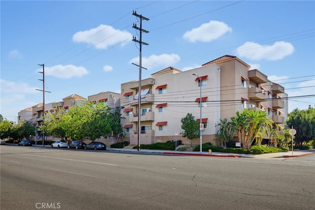9610 Zelzah Avenue 203, Los Angeles, CA 91325 — photo 2 of 36