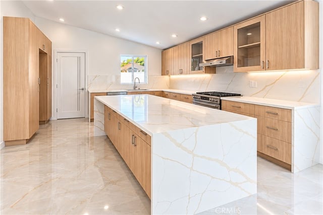 12182 Bradford, Granada Hills, CA 91344 — photo 4 of 46