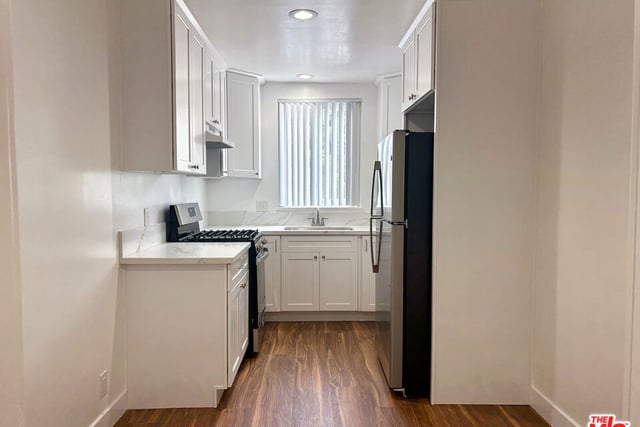 11670 W Sunset Boulevard 109, Los Angeles, CA 90049 — photo 10 of 28