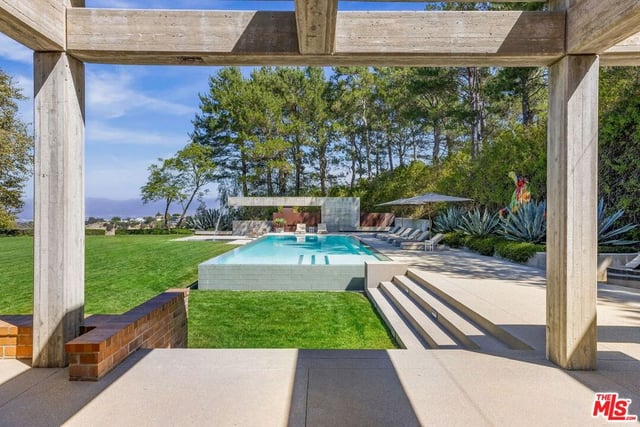 3350 Stone Ridge Lane, Los Angeles, CA 90077 — photo 8 of 43