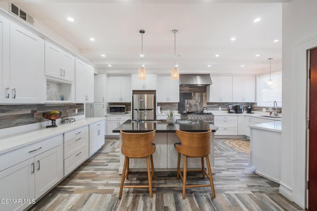 20342 Hartland Street, Canoga Park, CA 91306 — photo 8 of 41