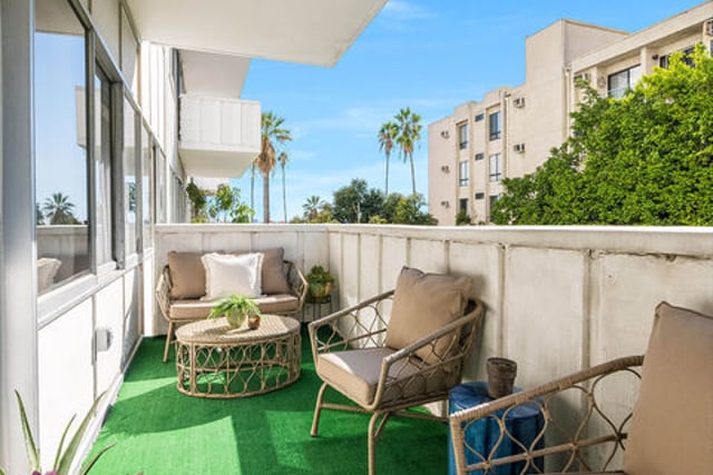 7135 Hollywood Boulevard 305, Los Angeles, CA 90046 — photo 18 of 45