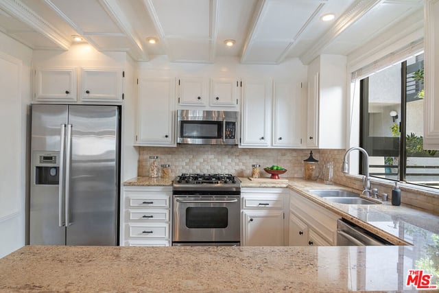 1925 S Beverly Glen Boulevard 39, Los Angeles, CA 90025 — photo 30 of 68
