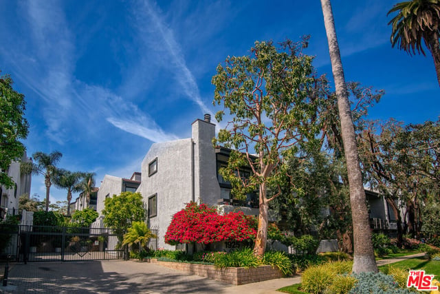 1925 S Beverly Glen Boulevard 39, Los Angeles, CA 90025 — photo 6 of 68