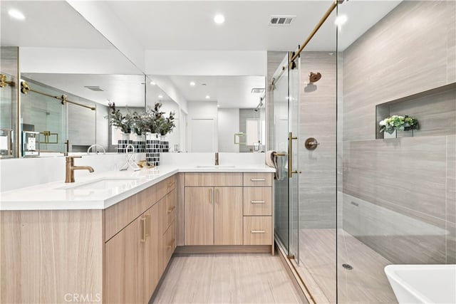 13357 W Cellest Parkway, Pacoima, CA 91331 — photo 33 of 45