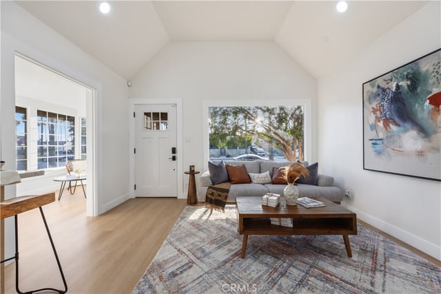 5612 S Rimpau, Los Angeles, CA 90043 — photo 2 of 22