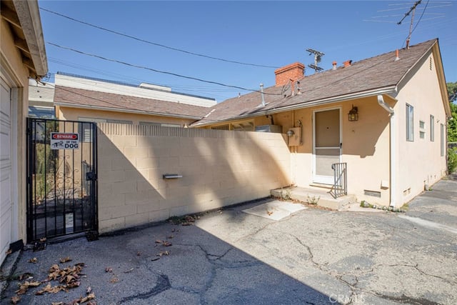 12922 Addison, Sherman Oaks, CA 91423 — photo 2 of 10