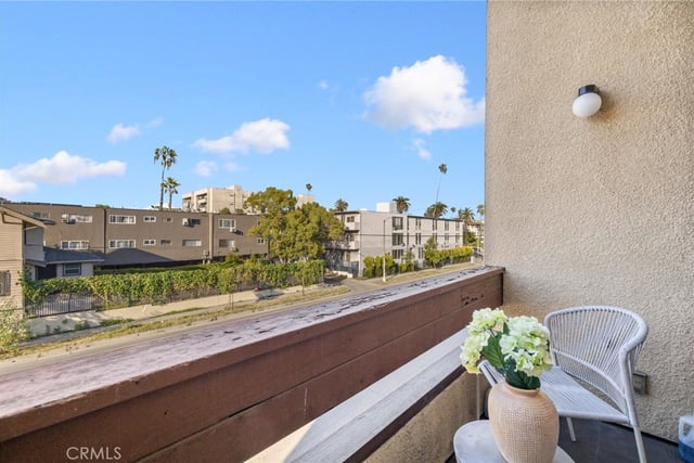 300 S Reno Street 303, Los Angeles, CA 90057 — photo 25 of 50