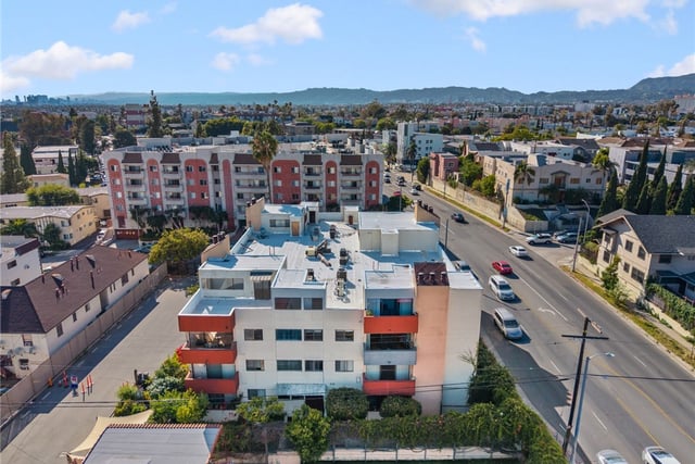 300 S Reno Street 303, Los Angeles, CA 90057 — photo 44 of 50
