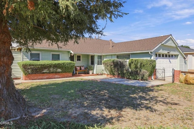 3899 Maple Street, Ventura, CA 93003 — photo 4 of 37