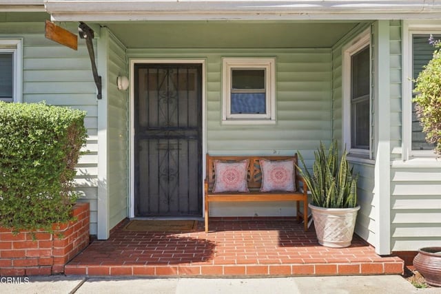 3899 Maple Street, Ventura, CA 93003 — photo 7 of 37